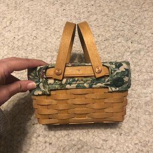 2007 Longaberger rectangle basket with holiday insert